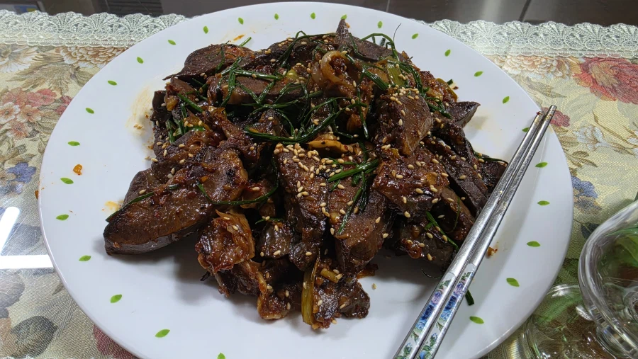 야옹이랑 한잔함_2.webp