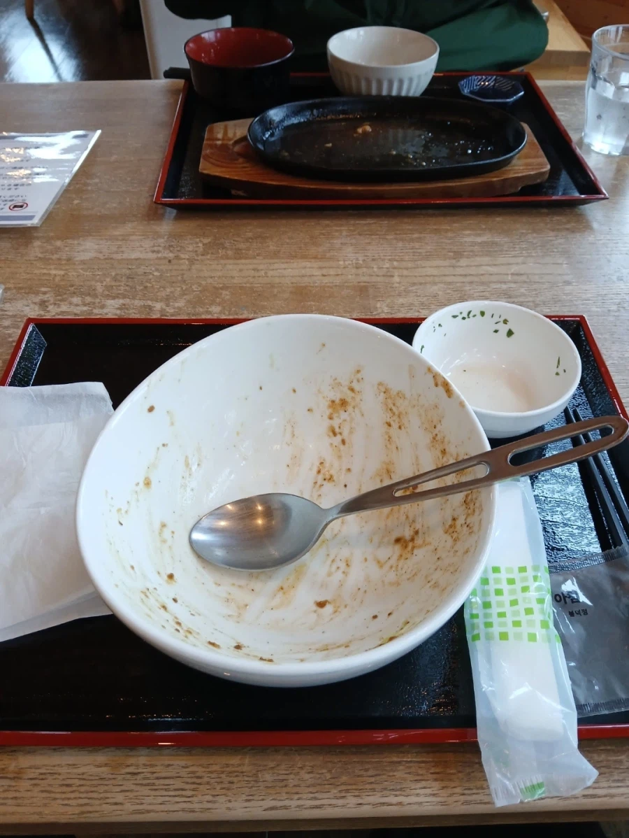 난 식당 사장님들 기분 좋게 할 수 있는 재주가 있뜸_2.webp