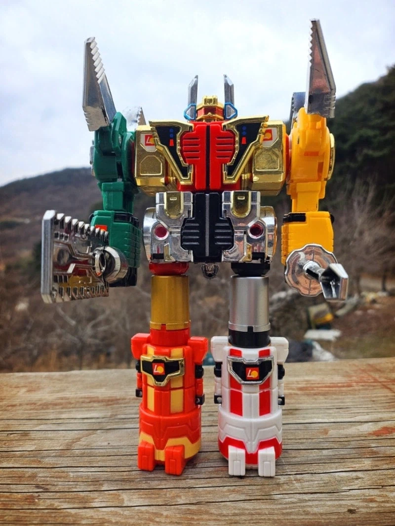 까리한 한국의 변신합체 로봇장난감_19.webp