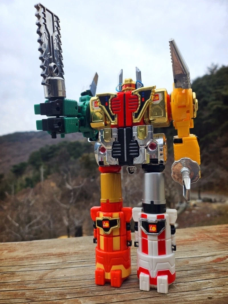 까리한 한국의 변신합체 로봇장난감_22.webp
