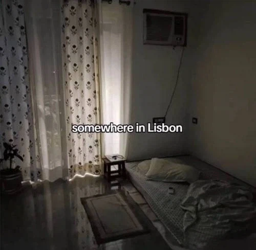 전세계의 대충 잠만 자면 되는 사람들의 침실_3.webp