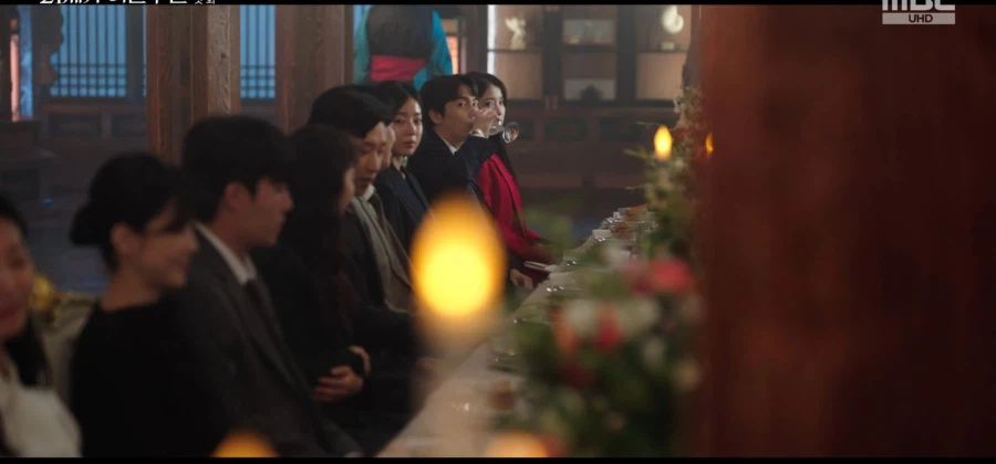 골때리는 대체역사 드라마_2.webp