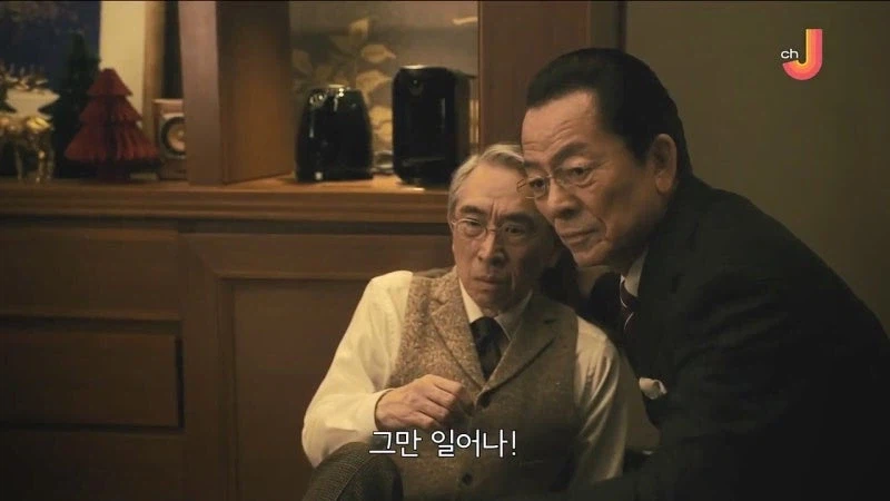 어느 여자 팬이 소설가에게 살의를 품은 이유_17.webp