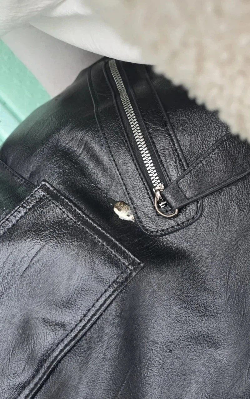 한강에서 패거리로 몰려와 남의 음식을 강탈하는_3.webp