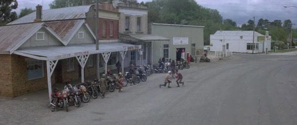 매드맥스 1편 특징.jpg_4.webp