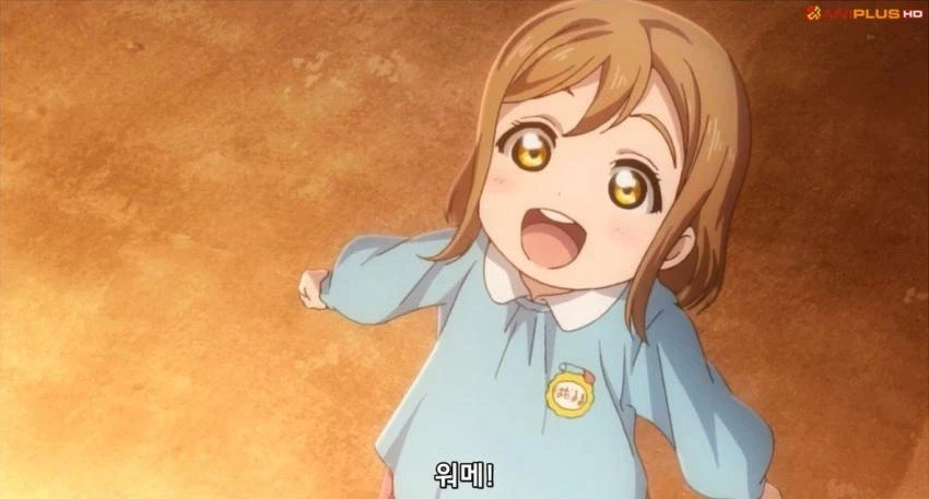 춘전이를 흐뭇하게 바라보고 있는 지휘관_5.webp