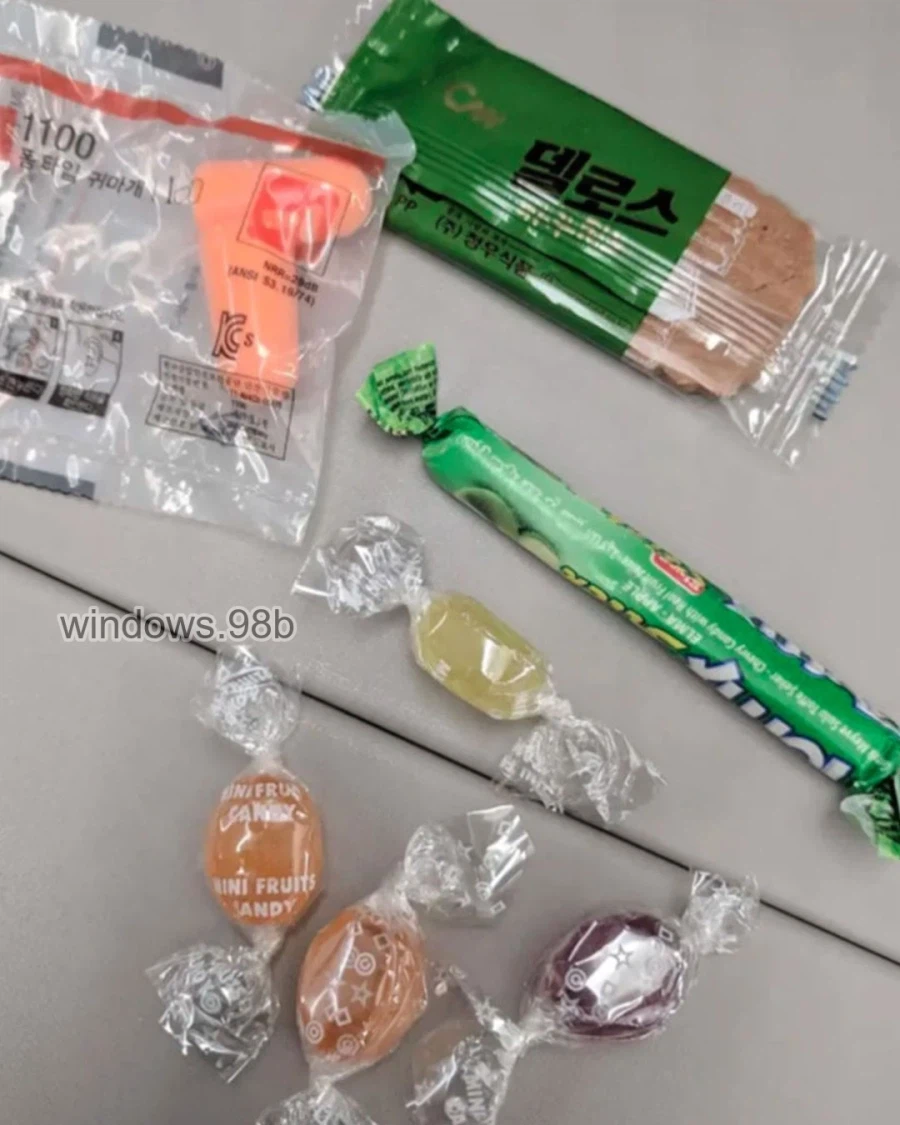 생에 첫 비행기 탑승인 아기_3.webp