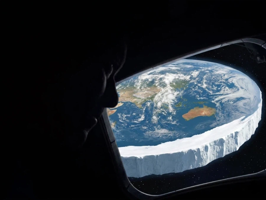 아이폰으로 찍은 지구 모습_1.webp