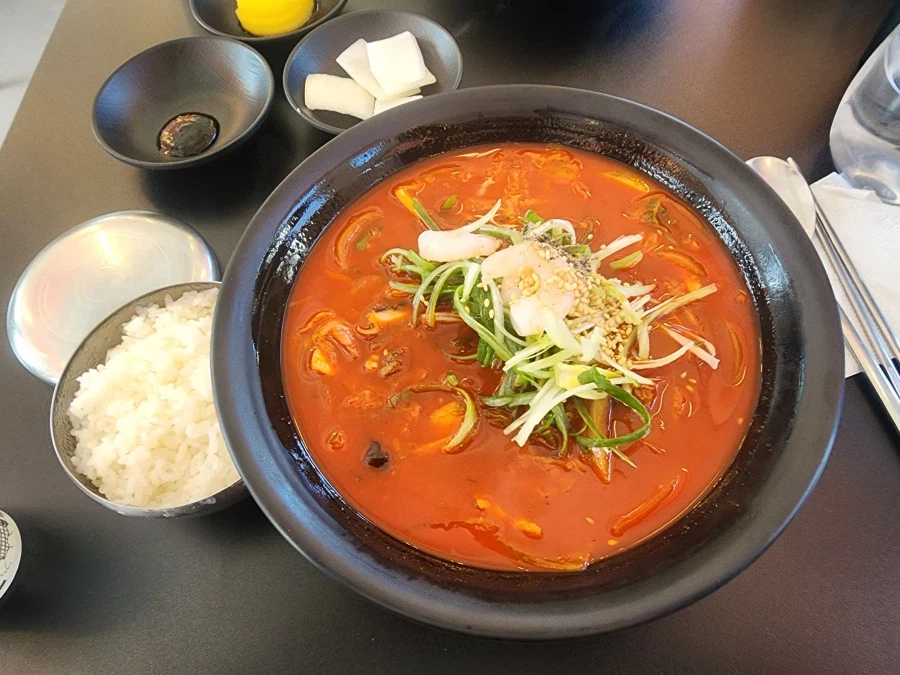 놀이용차로 드뎌 스텔스 차박해봄_7.webp