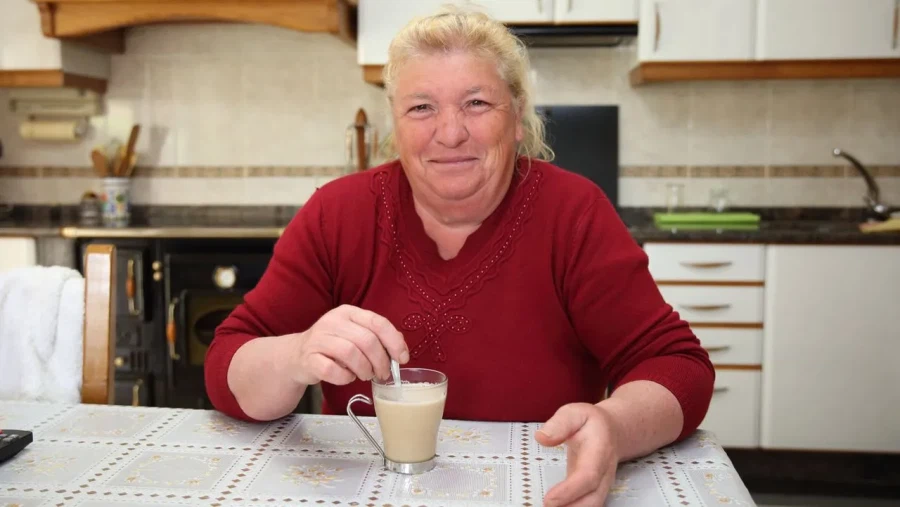 스페인의 지나치게 누군가와 닮은 농부_2.webp