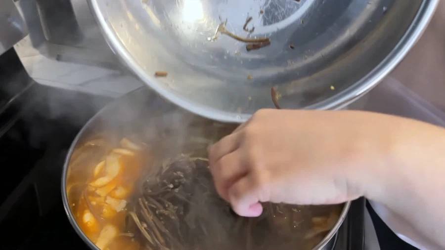 유튜브) 가족들에게 독초 수프 먹인 유튜버_9.webp