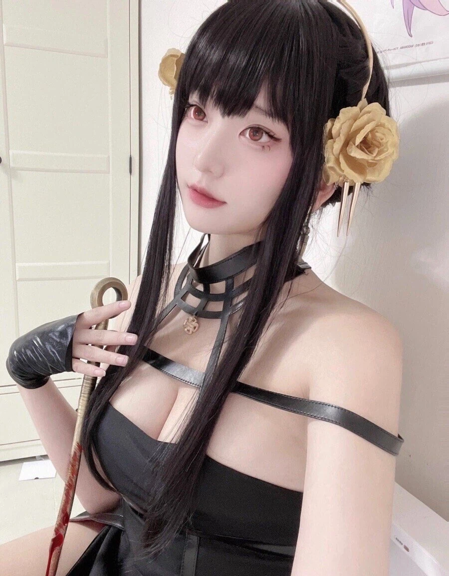 요르 코스프레_3.webp