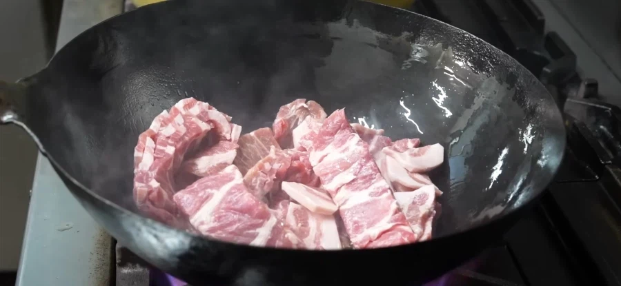 아 삼겹살 김치볶음 먹고싶다_1.webp