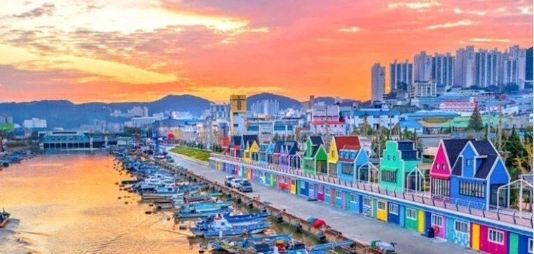 세계적인 도시의 특징이 다 모여있는 부산_2.webp