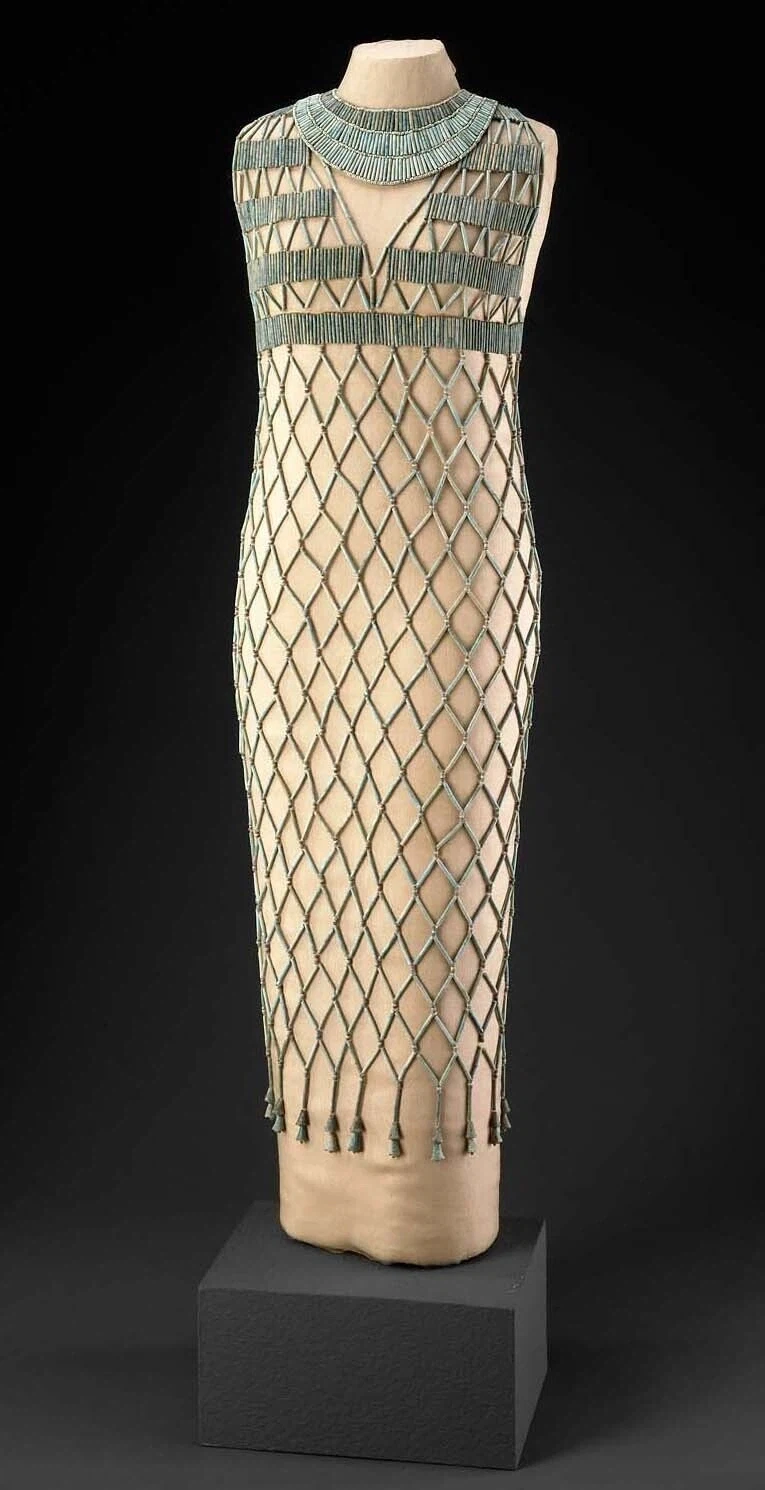 물질고증이 어지간한 다큐보다 좋았던 판타지 영화_4.webp