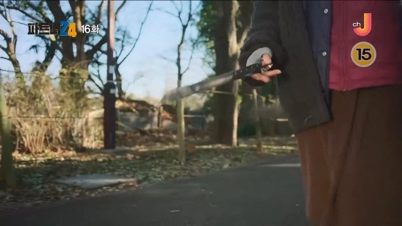 사람이 죽었는데 마을 사람들이 좋아함_32.webp