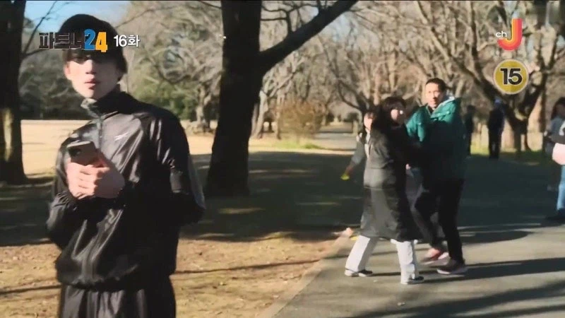 사람이 죽었는데 마을 사람들이 좋아함_33.webp