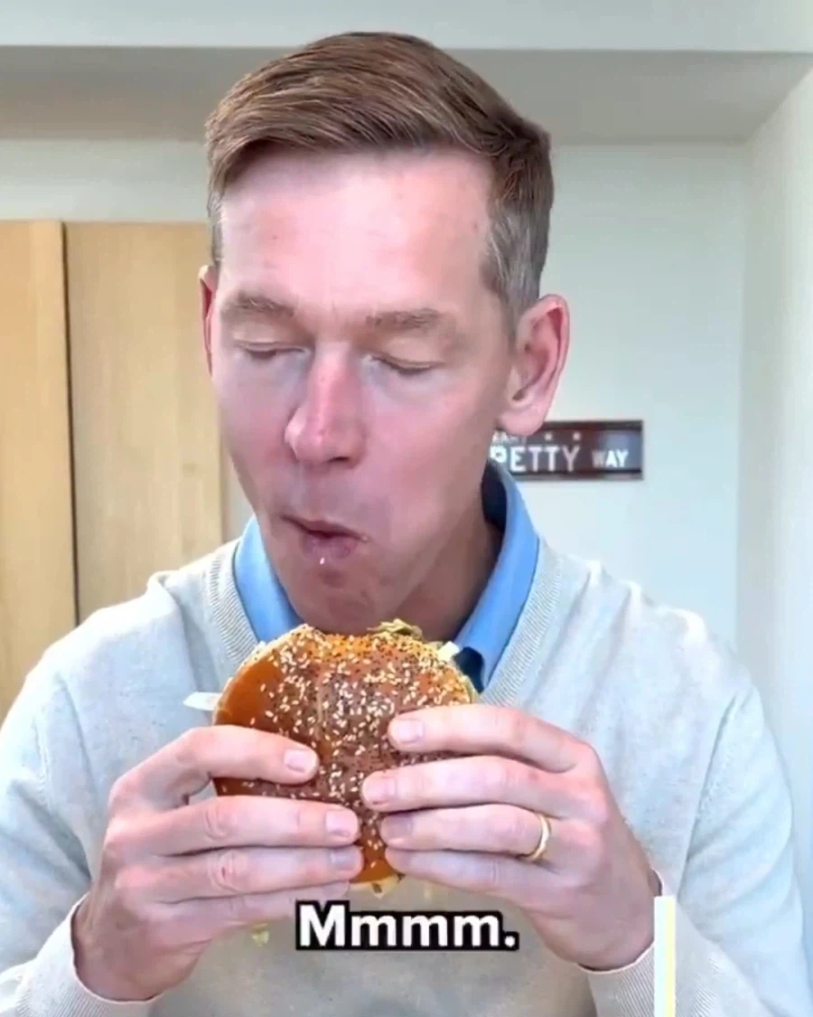 이젠 하다하다 엄마를 팔아먹는 CEO까지 나오네 ㅋㅋㅋ_1.webp