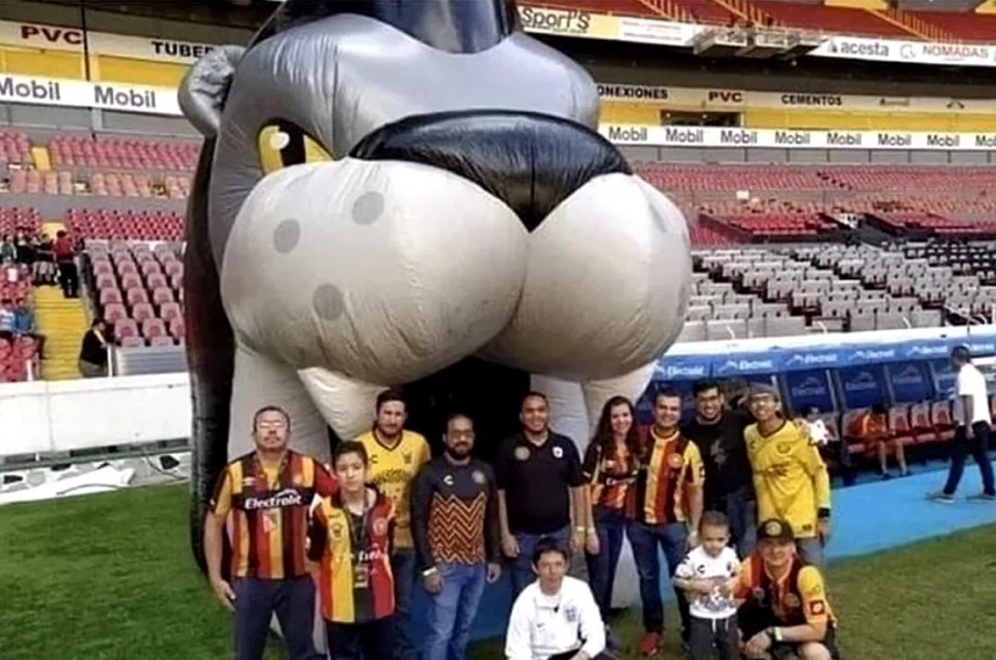 배트맨이 트월킹 추는 풍선.jpg_1.webp