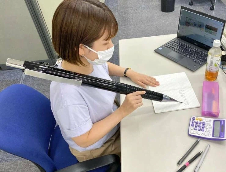 조금 큰 샤프.jpg_1.webp
