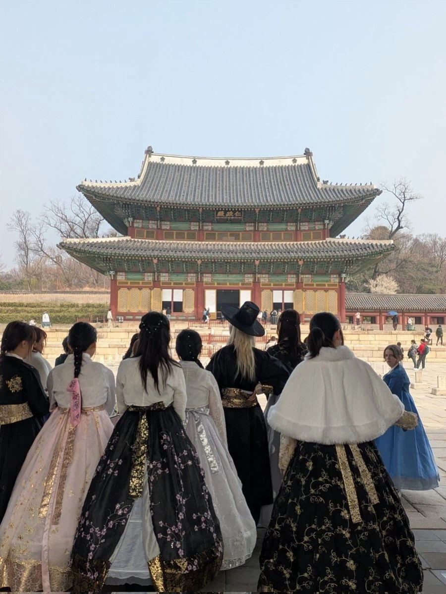 한국 관광온 일본 여성들 국룰짤_5.webp