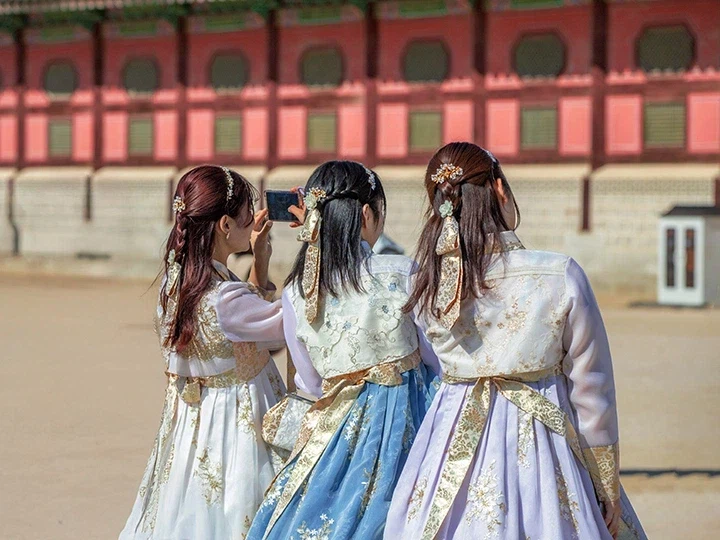 한국 관광온 일본 여성들 국룰짤_9.webp