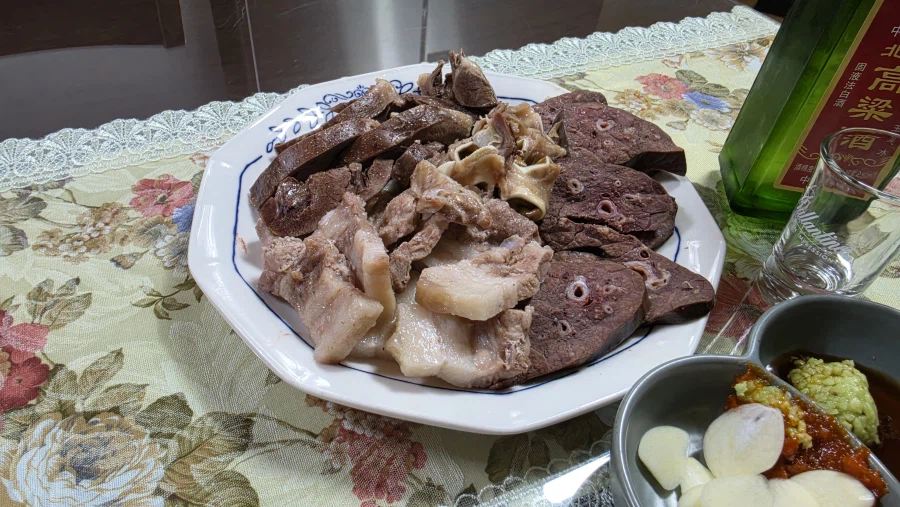 퇴근후 야옹이랑 소소하게 한잔함ㅎㅎ_2.webp