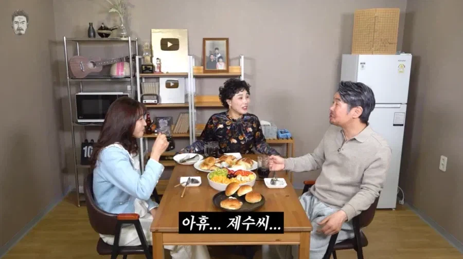 본캐아내와 부캐아내까지 낀 3자 대면.JPG_20.webp