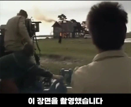 롱테이크로 찍었는데 카메라가 고장나서 다시 찍은 영화.jpg_13.webp