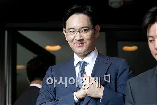 삼성 : 10월 4일에보세요 재밌는일이 생길꺼임 ㅋㅋ_2.webp