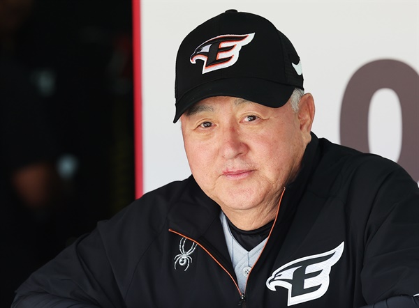 우승 없이도... 김경문 감독 900승이 특별한 이유 - 오마이스타