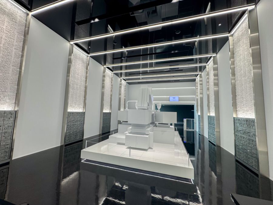 [반다이] BHCPDII MUSEUM 통로 벽면 설정화 외 내부 촬영 사진_3.jpg