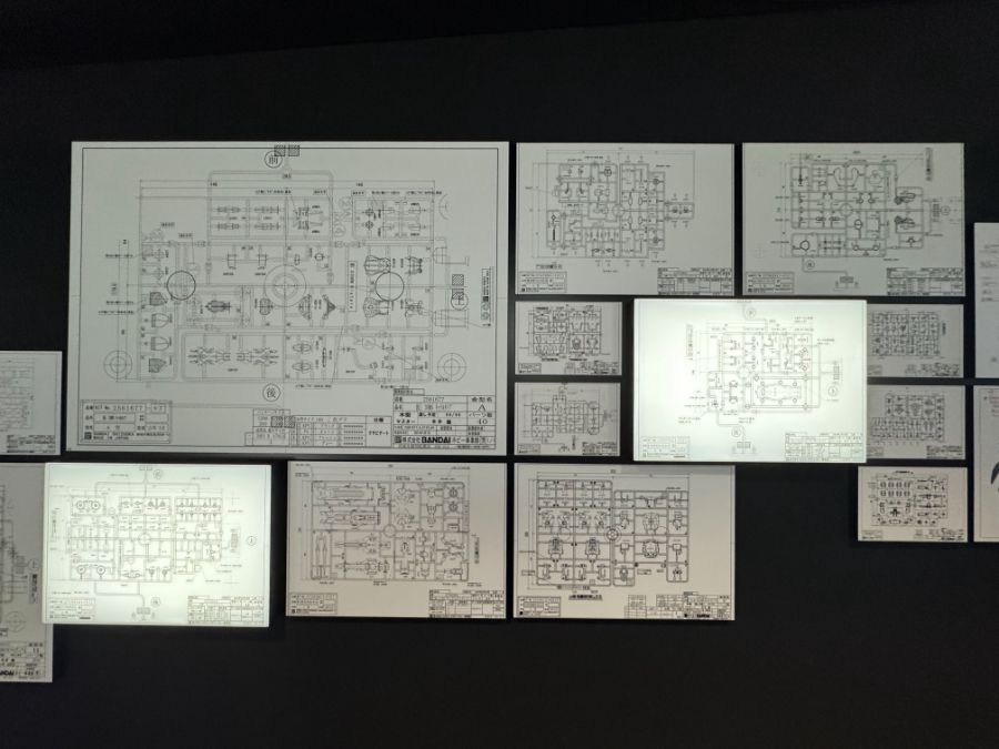 [반다이] BHCPDII MUSEUM 통로 벽면 설정화 외 내부 촬영 사진_21.jpg