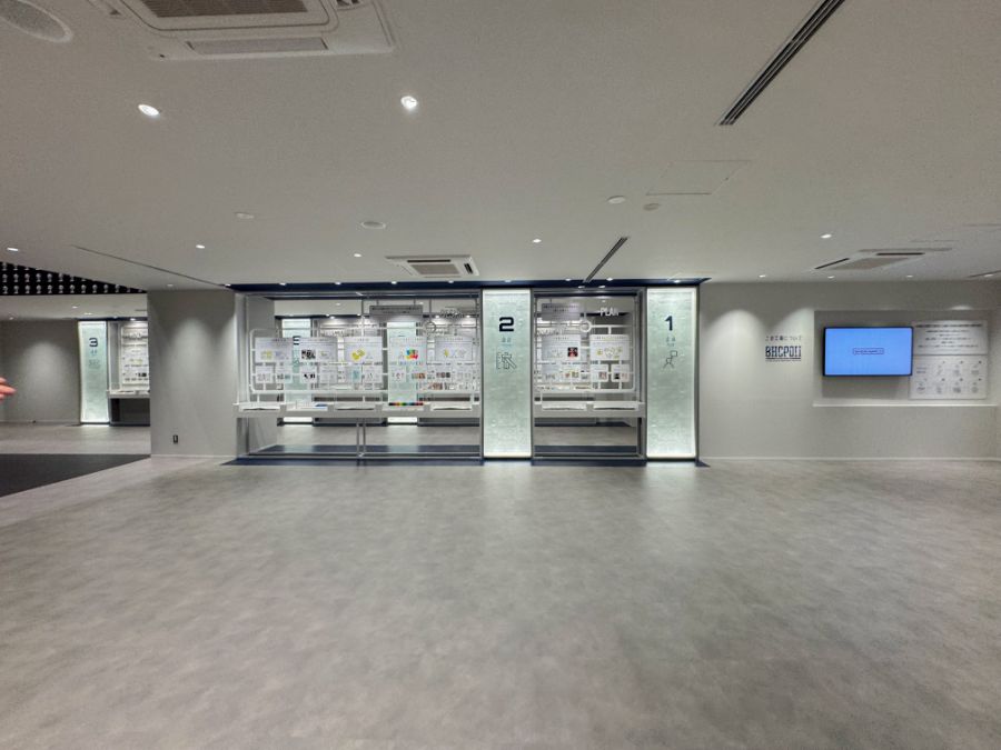 [반다이] BHCPDII MUSEUM 통로 벽면 설정화 외 내부 촬영 사진_33.jpg