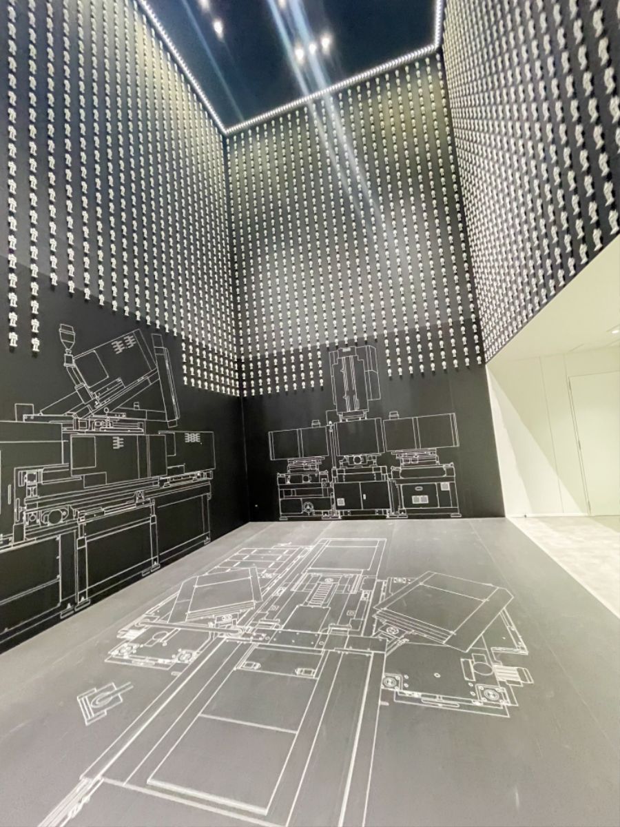 [반다이] BHCPDII MUSEUM 통로 벽면 설정화 외 내부 촬영 사진_38.jpg