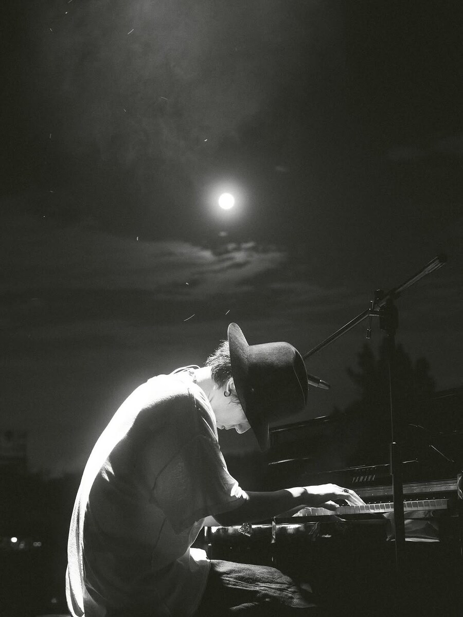 RADWIMPS 내한 공식 영상_2.jpg