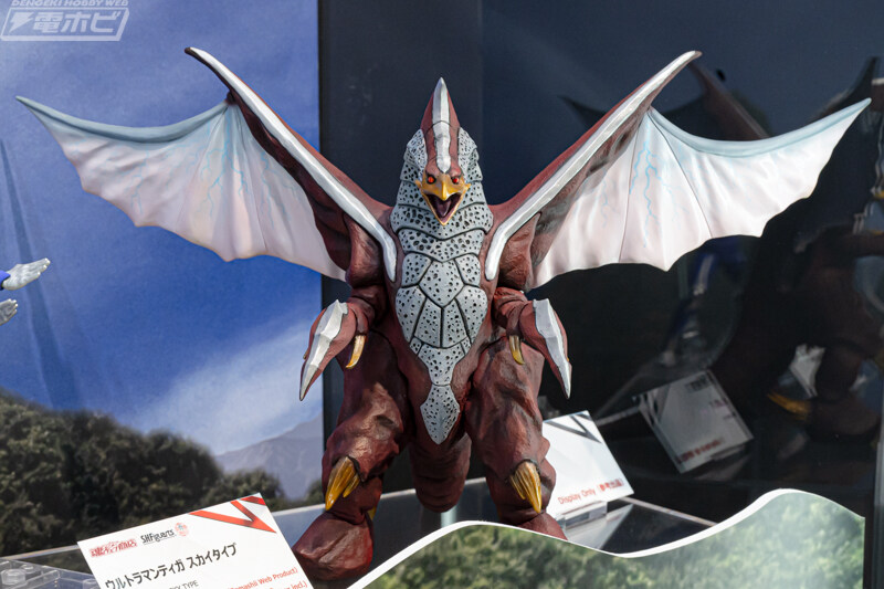 [반다이] S.H.Figuarts 울트라맨 티가 초고대룡 메르바 전시 이미지_2.jpg