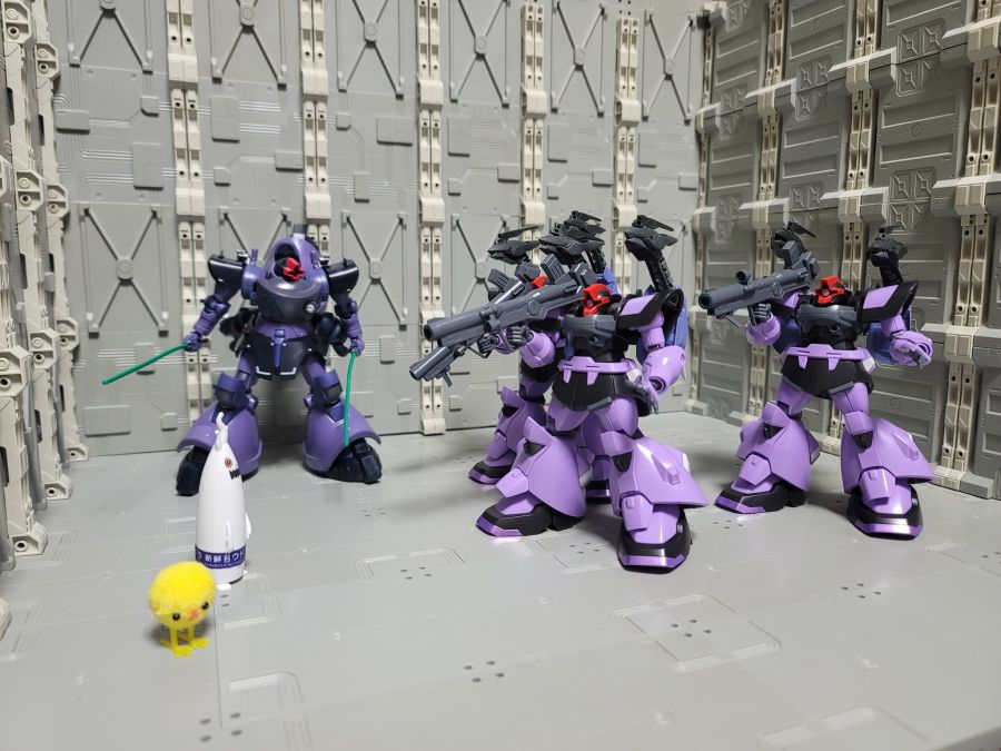 HG GQ 1/144 릭 돔 + HGCE 돔 트루퍼 나열 사진_2.jpg