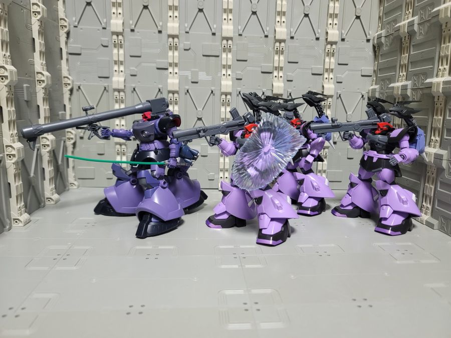 HG GQ 1/144 릭 돔 + HGCE 돔 트루퍼 나열 사진_3.jpg