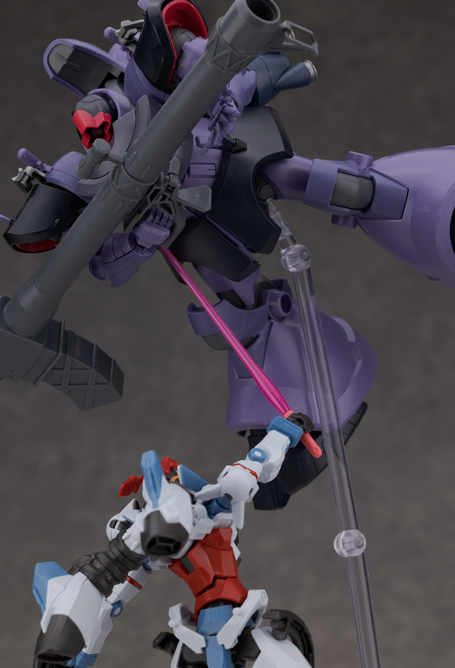 HG GQ 1/144 릭 돔 가이아 / 오르테가 기 해외 리뷰 (스크롤 주의)_88.jpg