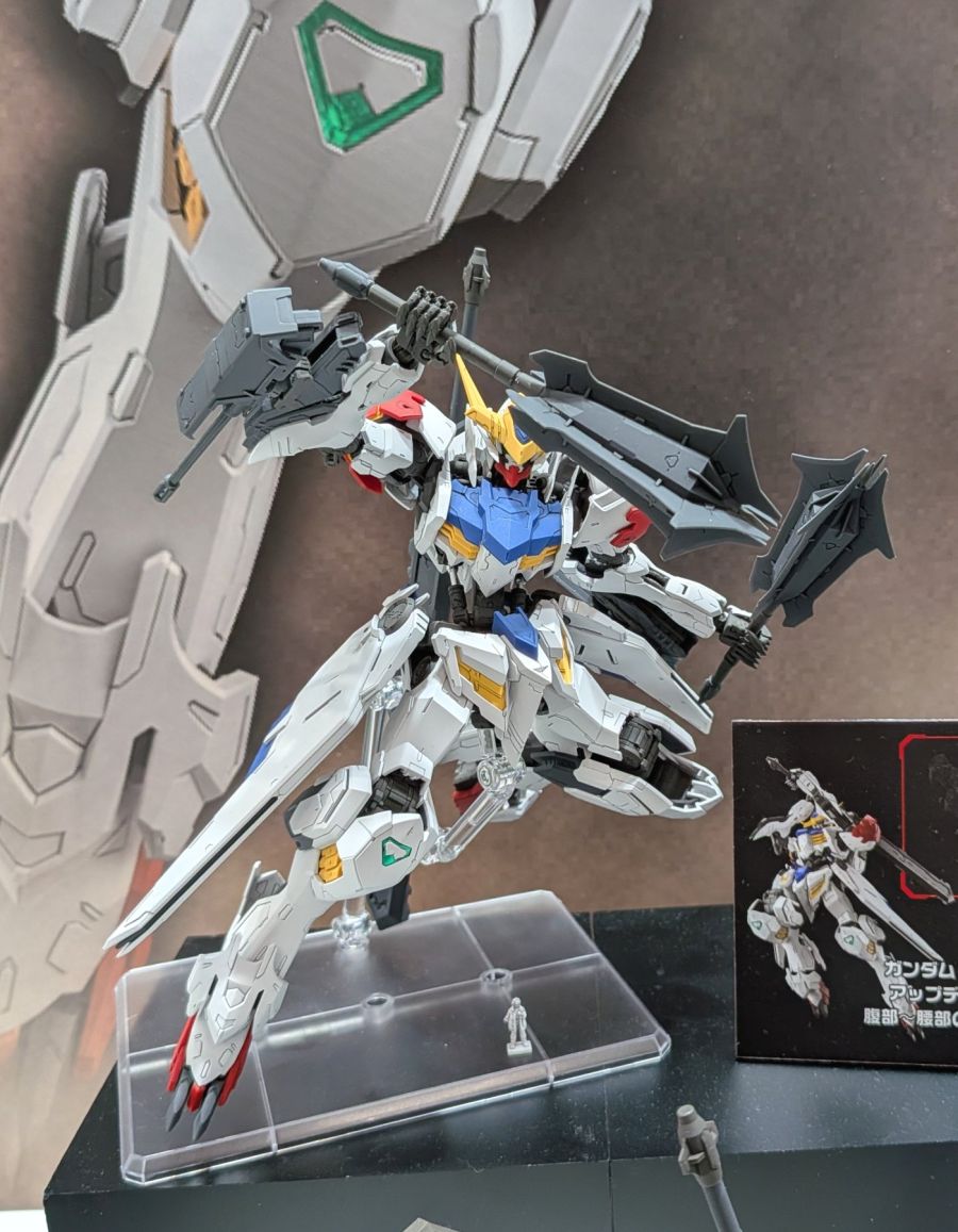 MG 건담 발바토스 루프스 & 전용 무장 세트 전시 사진 2_3.jpg