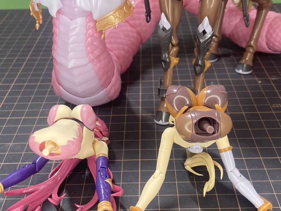 [코토부키야] 아르카나디아 Z톤씨 디자인의 디아즈는 하반신 호환 가능_3.jpg