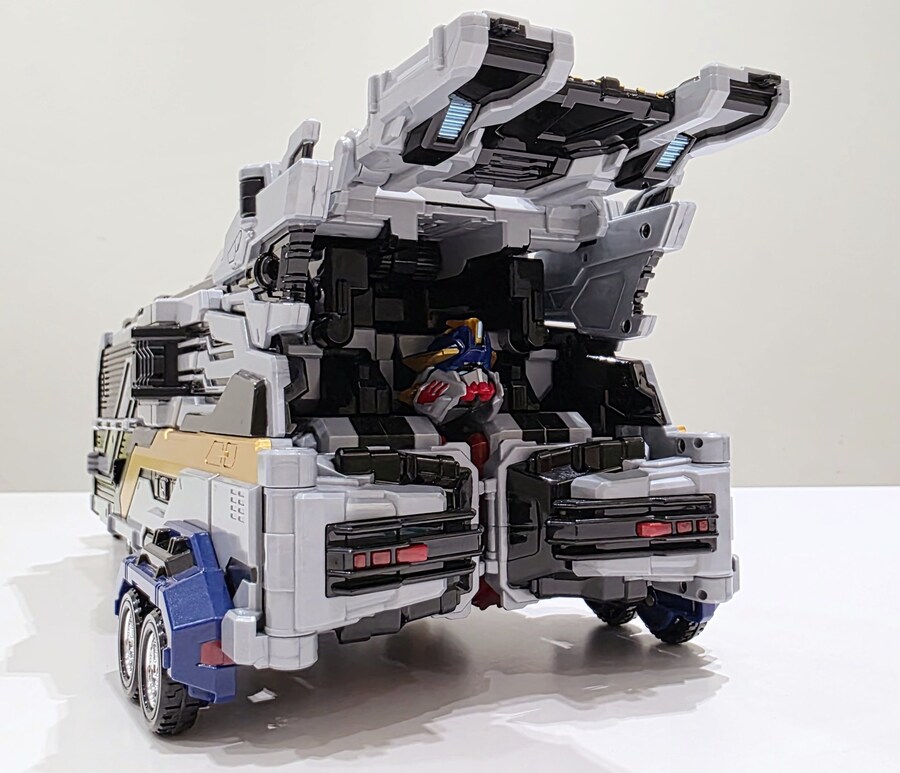 [삼지] 메탈카드봇W - 헤비아이언W 완구 디자이너 코멘트_9.jpg