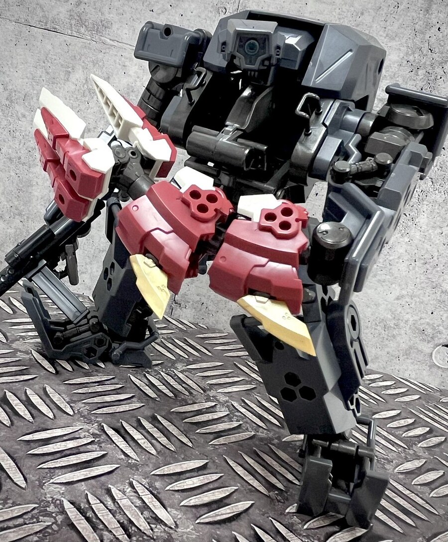 [코토부키야] M.S.G 헤비 웨폰유닛 63 데모닉 암 레드. 조립 샘플 공개_2.jpg