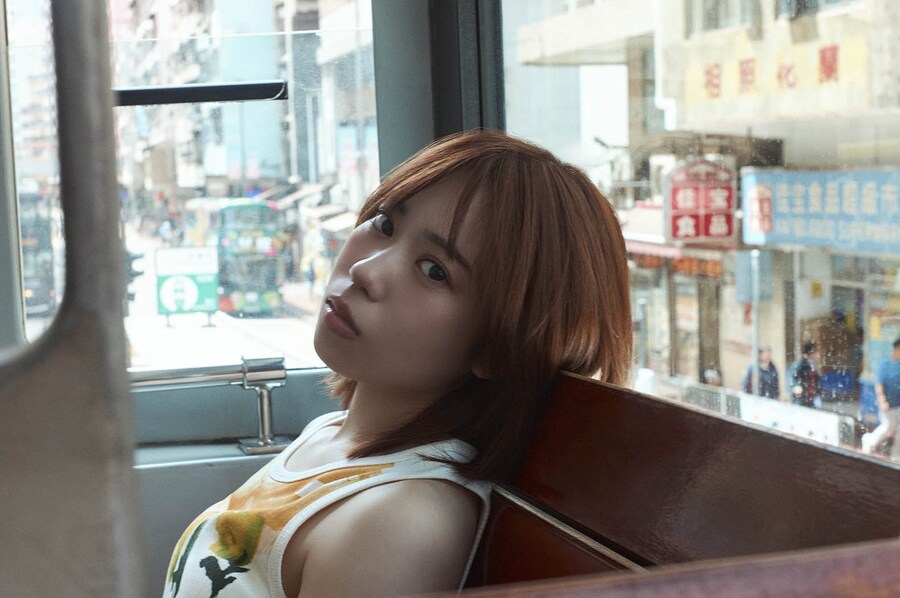 다테 사유리 2nd 사진집 「シルエット」 11월 6일 발매_2.jpg