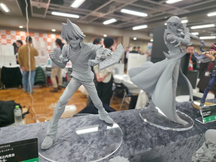 [코토부키야] KOF98 쿄·이오리, 유희왕, 아틀리에 시리즈 등 원형 전시_3.jpg