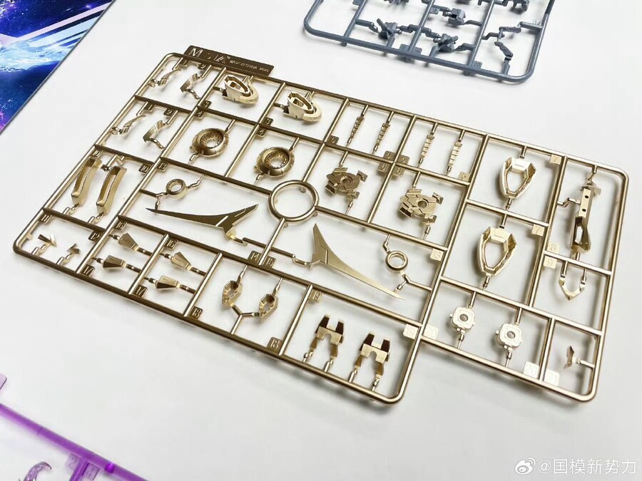 SNAA 1/100 염황 팬텀 버전 런너 공개_7.jpg