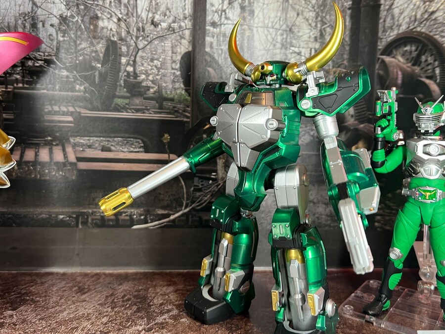 [반다이] S.H.Figuarts 진골조제법 가면라이더 류우키 시리즈 전시_11.jpg