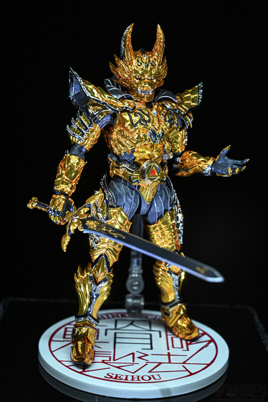 [반다이] S.H.Figuarts 진골조제법 황금기사 가로 쇼 전시 이미지_1.jpg