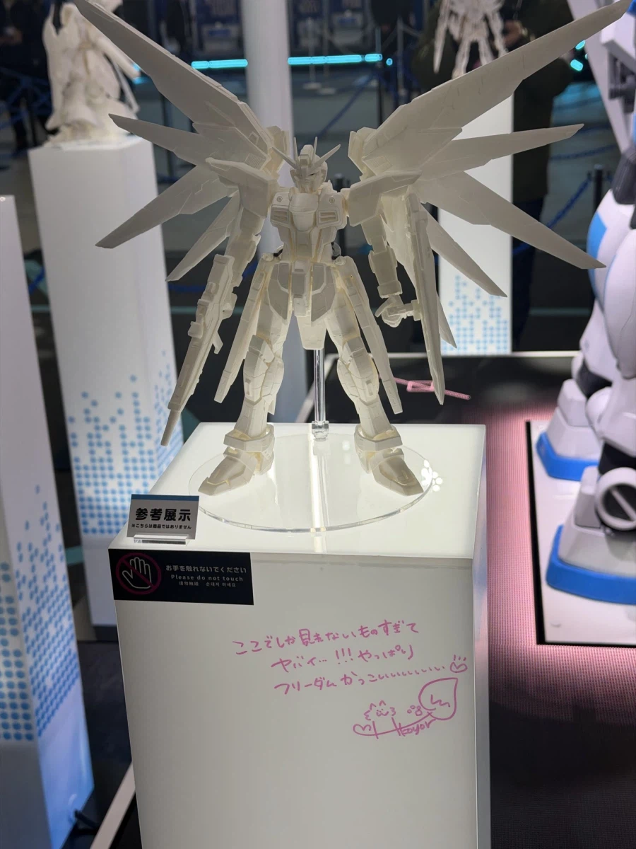 [반다이] 건담 시리즈 × 홀로라이브 프로덕션. 홀로라이브 EXPO 전시 이미지_4.webp